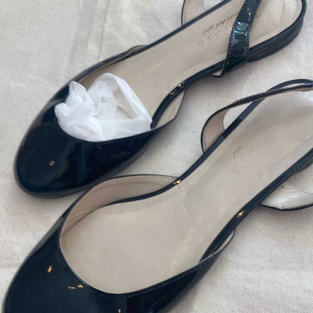 Patent leather sling back shoe